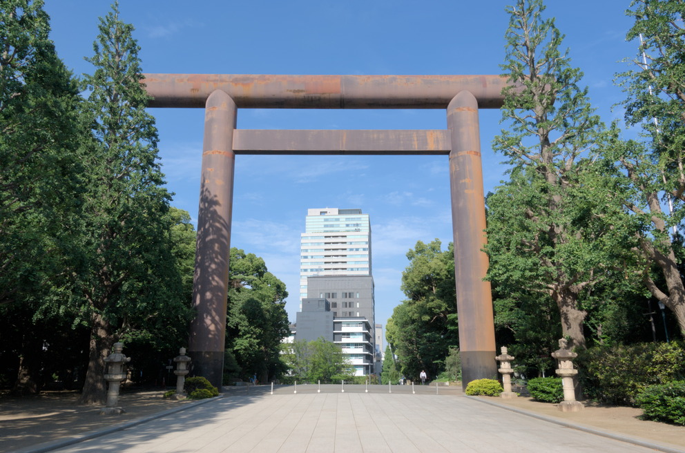 Le très grand torii du très controversé Yasukuni-jinja